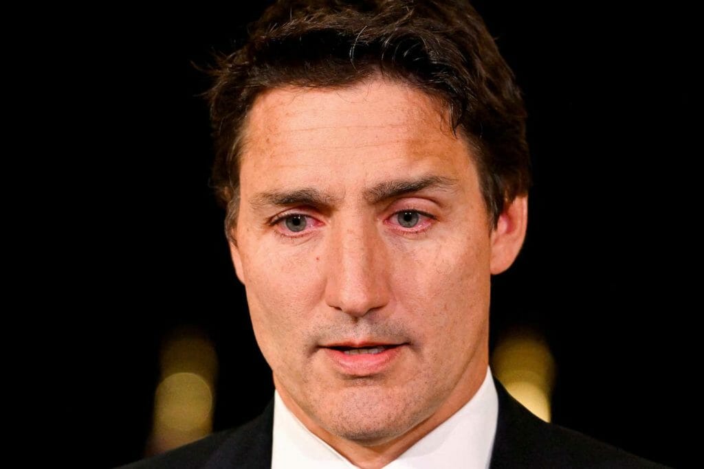 Canada’s Prime Minister Justin Trudeau gives a statement regarding the death of Britain's Queen Elizabeth, after a cabinet retreat in Vancouver, British Columbia, Canada September 8, 2022. REUTERS/Jennifer Gauthier/File Photo