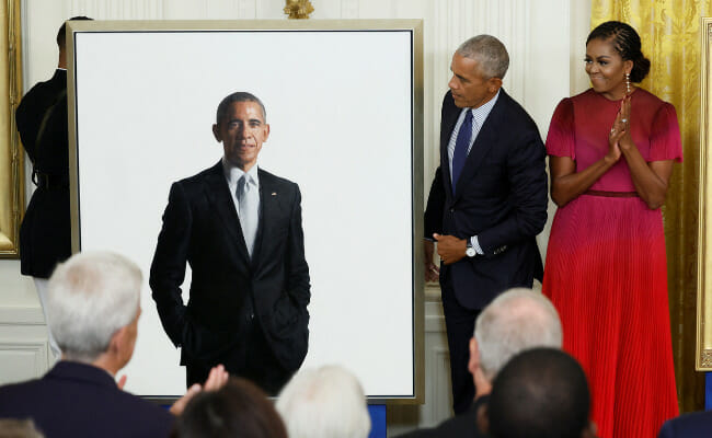 Obama portrait unveils features talk of tradition and democracy