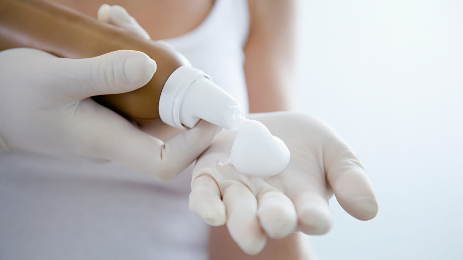 How to Apply a Fake Tan I Lifestyle