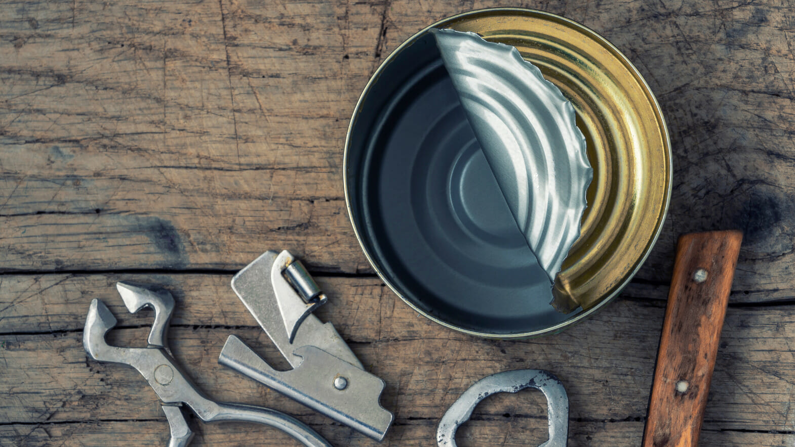 How to Open a Can Without a Can Opener I Lifestyle