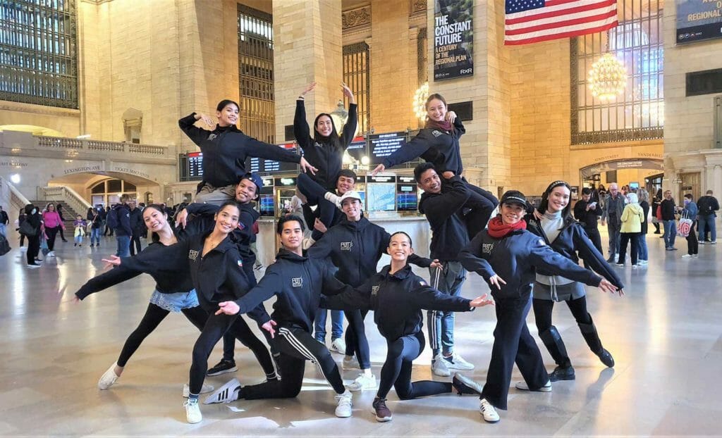  Philippine Ballet Theatre dancers give an amazing display of grace at the Grand Central Station, stopping the busy lives of NYC commuters for one exhilarating moment. CONTRIBUTED