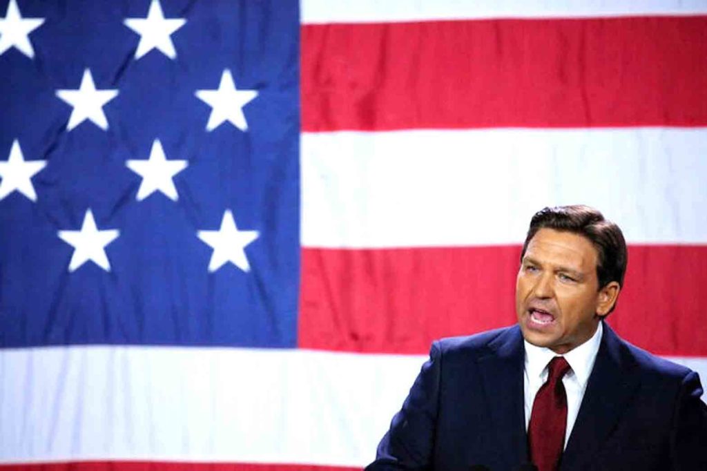 Republican Florida Governor Ron DeSantis speaks as he celebrates onstage during his 2022 U.S. midterm elections night party in Tampa, Florida, U.S., November 8, 2022. REUTERS/Marco Bello