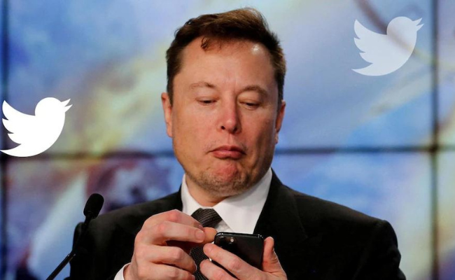 Moments before Elon Musk fires employee
