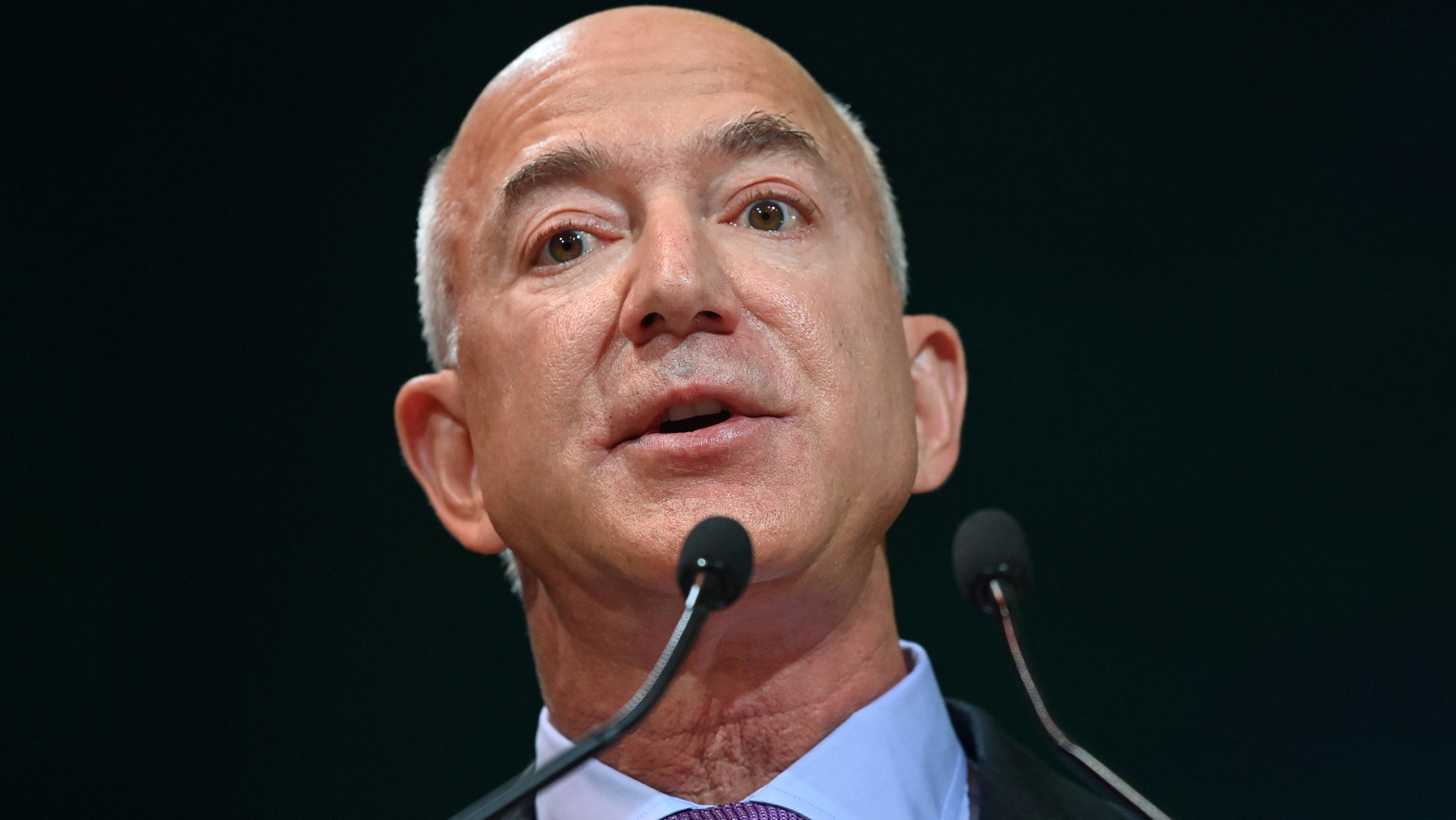 Amazons Jeff Bezos To Donate His 124 Billion Fortune Inquirer 5663