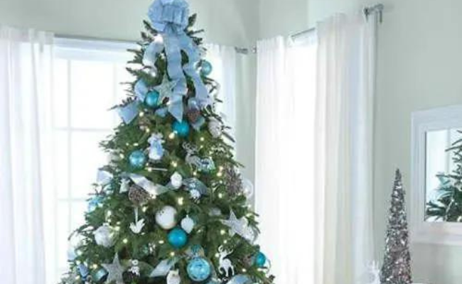 Green Christmas Tree Decorations