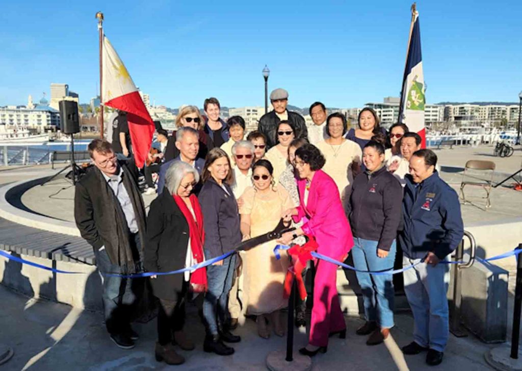 Alameda City Mayor Marilyn Ezzy Ashcraft leads the ribbon-cutting ceremony to officially open the Bohol Circle Immigrant Park in her city. (San Francisco PCG photo)
