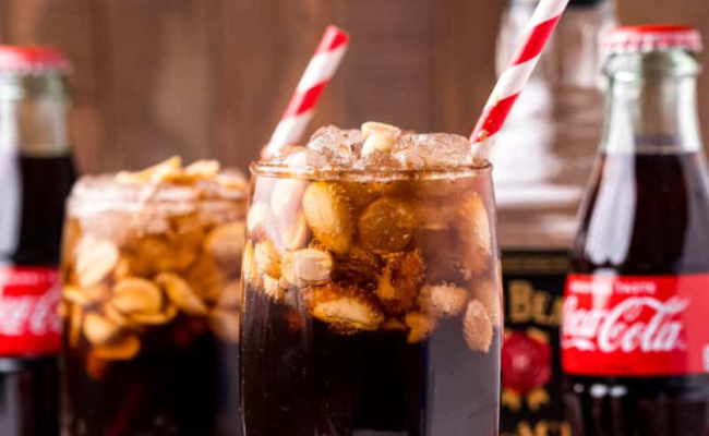 Peanuts in Coke: Does it Have to be in a Glass Bottle?