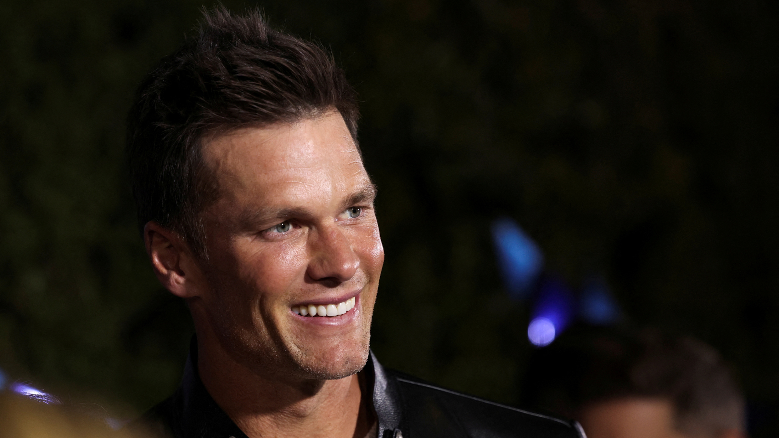 Will Tom Brady retire? If he does, he'll begin a $375 million broadcasting  job. - MarketWatch