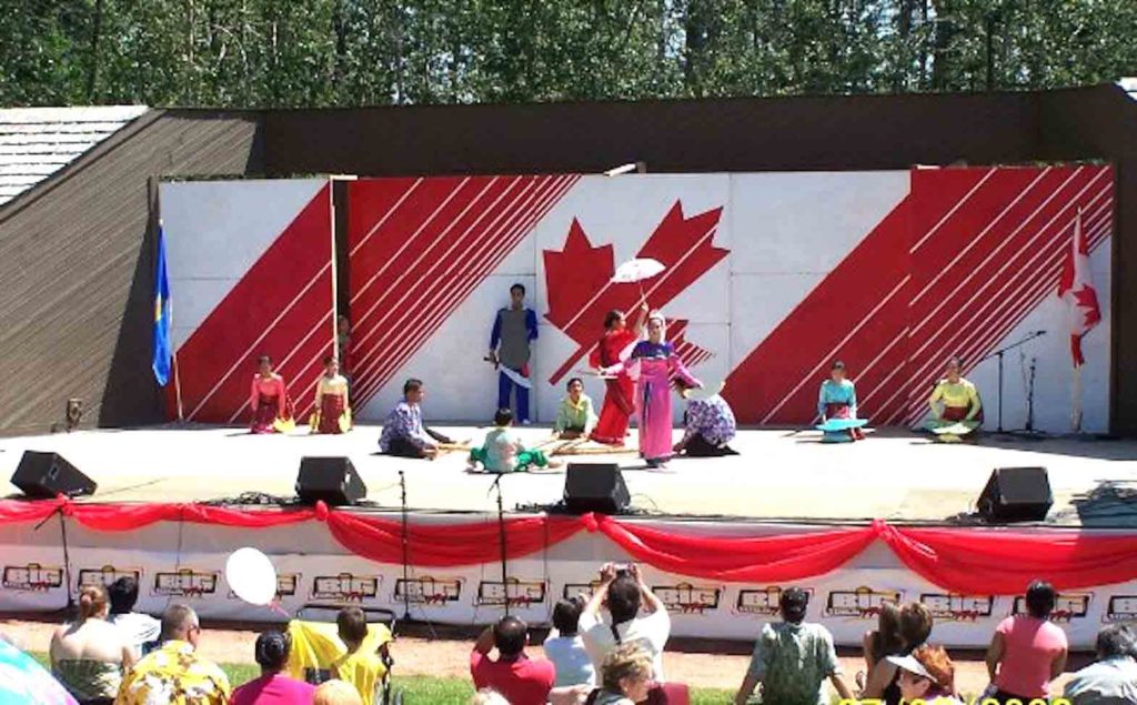 Dancers at a Filipino community event in Red Deer, Alberta, Canada. (PH-Canadian Assn of Red Deer/Facebook)