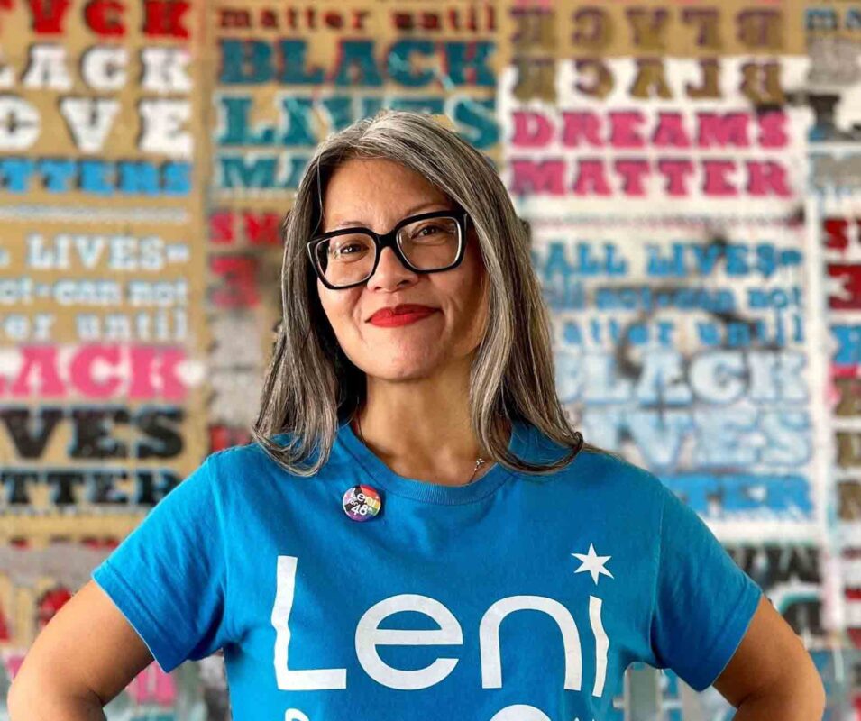 Leni Manaa-Hoppenworth, a daughter of Filipino immigrants, won an upset victory as Alderman over her opponent Joe Dunne in the runoff election, making her the first Fil-Am alderwoman to be elected to this city’s council in 185 years.