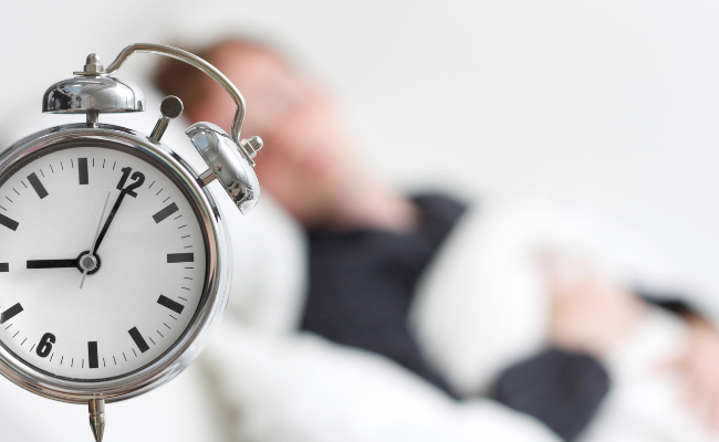 How can you improve your sleep habits and reduce the risk of heart disease?