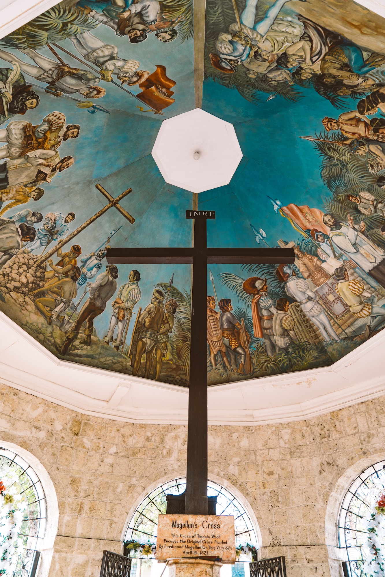 Top tourist destinations in the Philippines: Magellan's Cross in Cebu