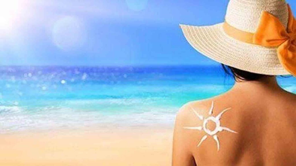 Browning lotions work with the sun's UV rays to darken skin faster. But any form of tanning accelerator can expose a person to skin cancer.

