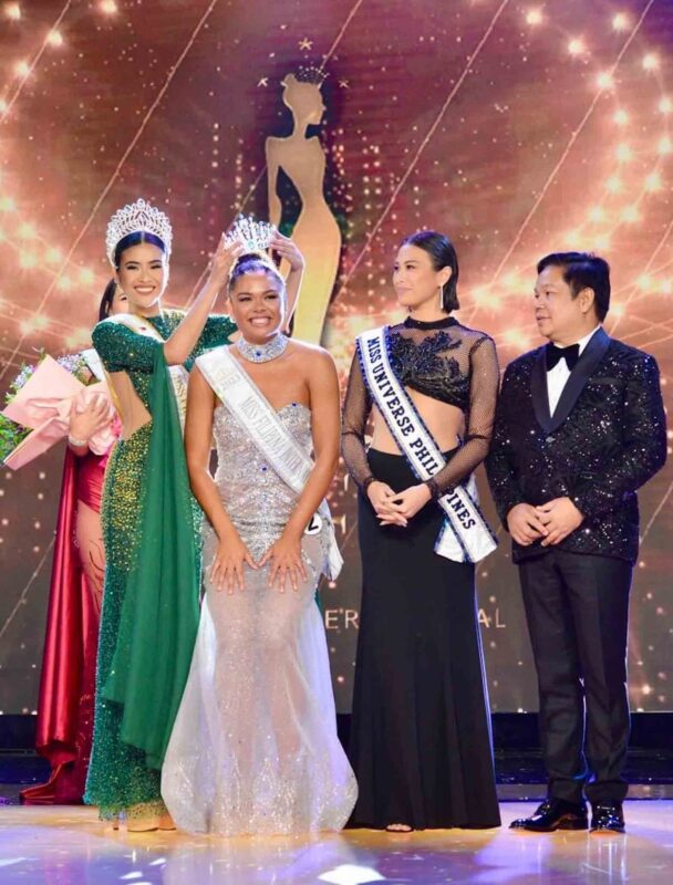 From left, Miss Filipina International 2022 Blessa Ericha Figueroa, Smith, Miss Universe Philippines Michelle Dee and MFI owner Geoffrey Jimenez. JOE COBILLA