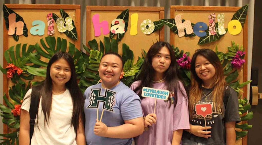 New, transfer, undergraduate and graduate students attended the Halu-Halo! Hello-Hello! A Filipino Fall Mixer. UH