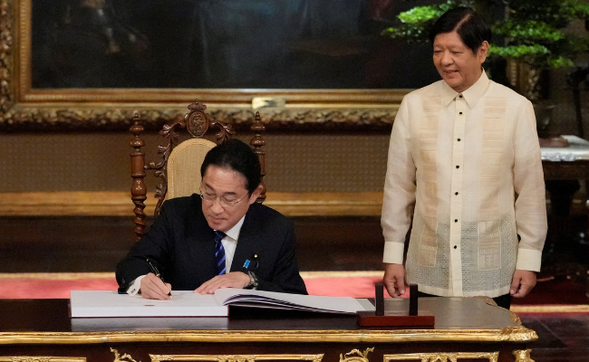 Japan, Philippines agree to negotiate on reciprocal troops deal