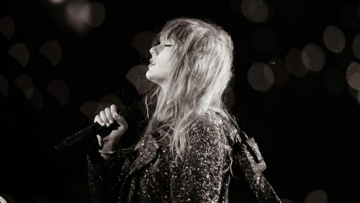Taylor Swift album breaks record with 1 billion Spotify streams in a week