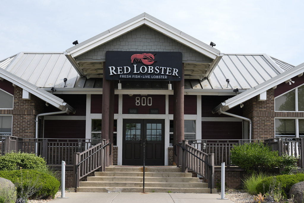 Red Lobster seeks bankruptcy protection days after closing restaurants