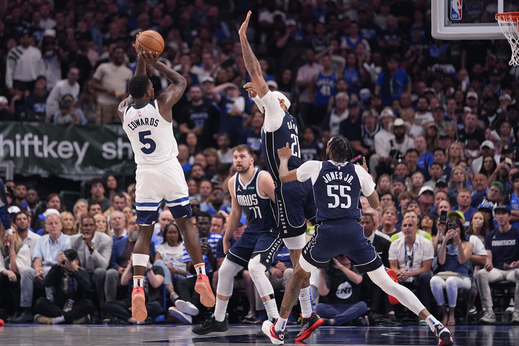 Luka Doncic and Kyrie Irving each score 33 points as Mavs beat Wolves 