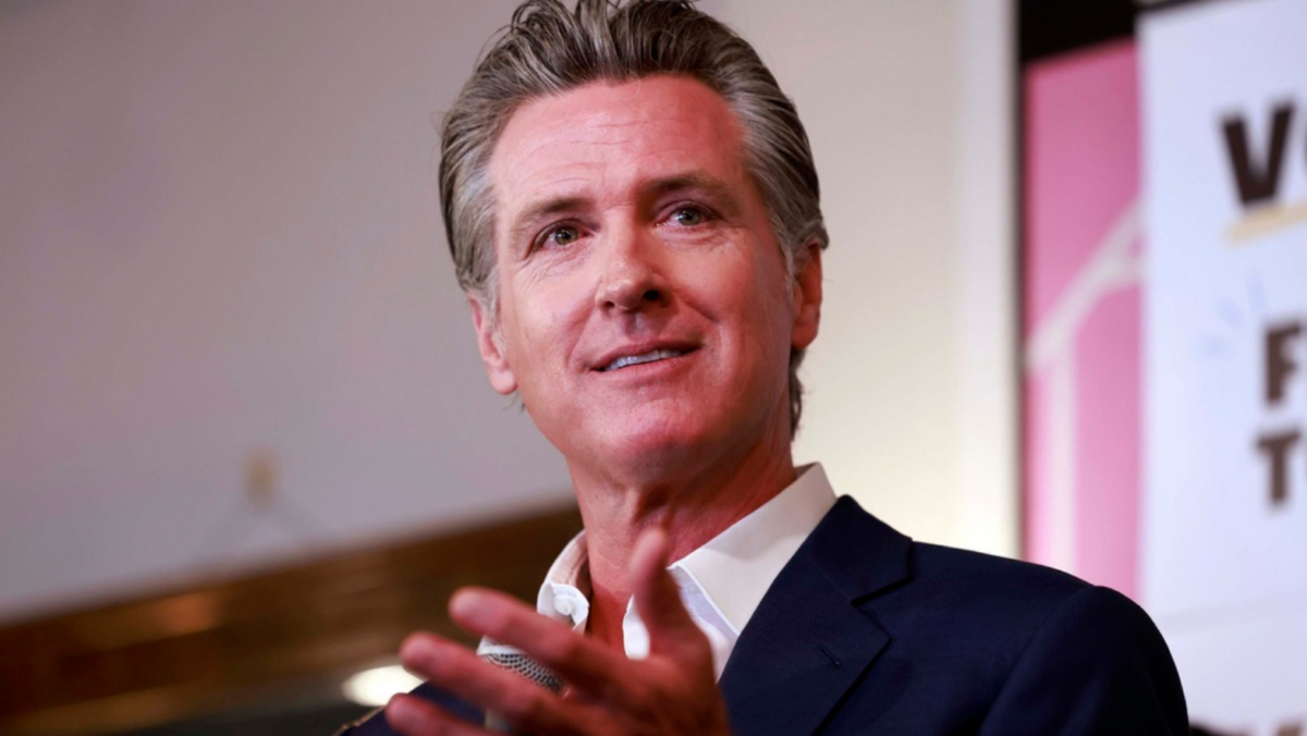 California governor wants to restrict smartphone usage in schools