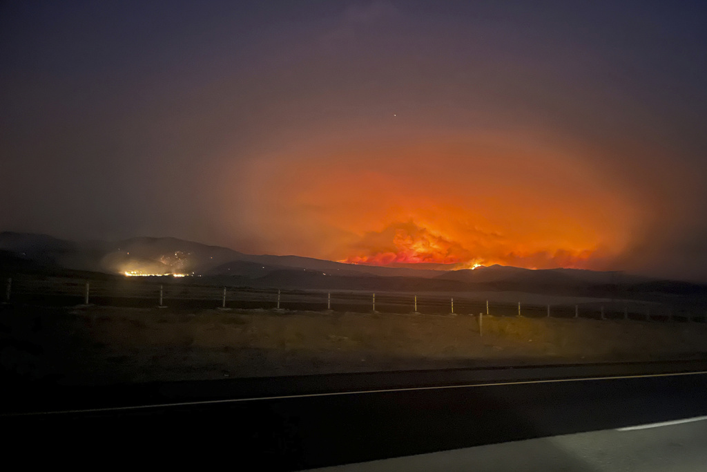 Wildfire smoke chokes parts of Canada and western US