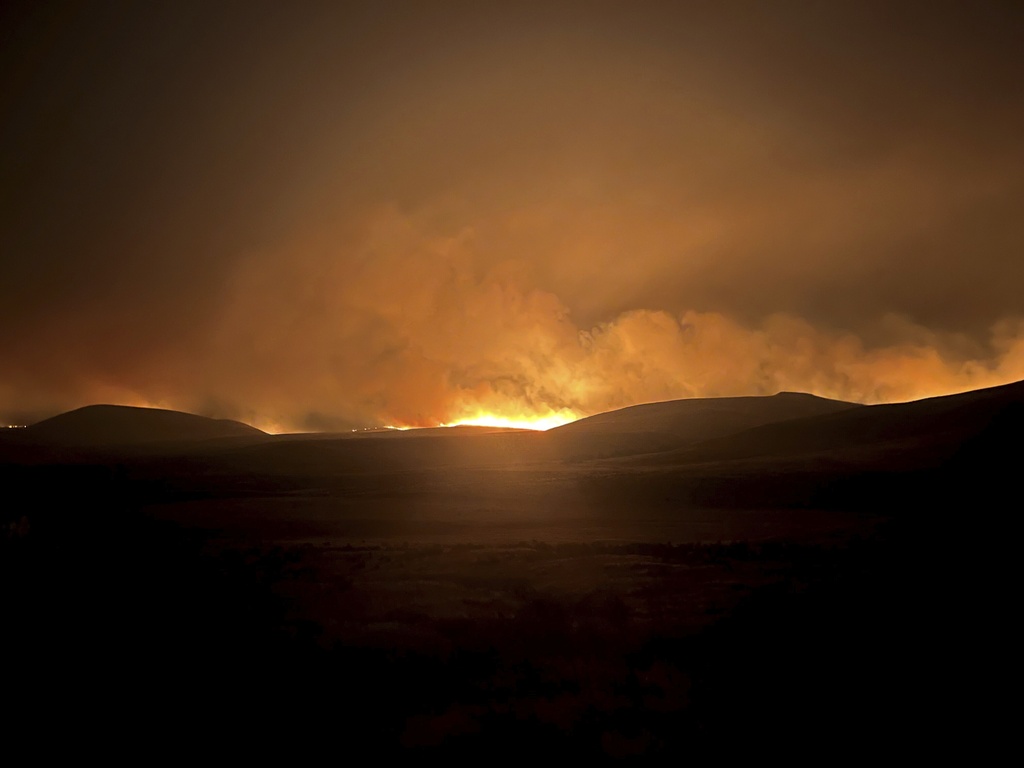 Wildfire smoke chokes parts of Canada and western US