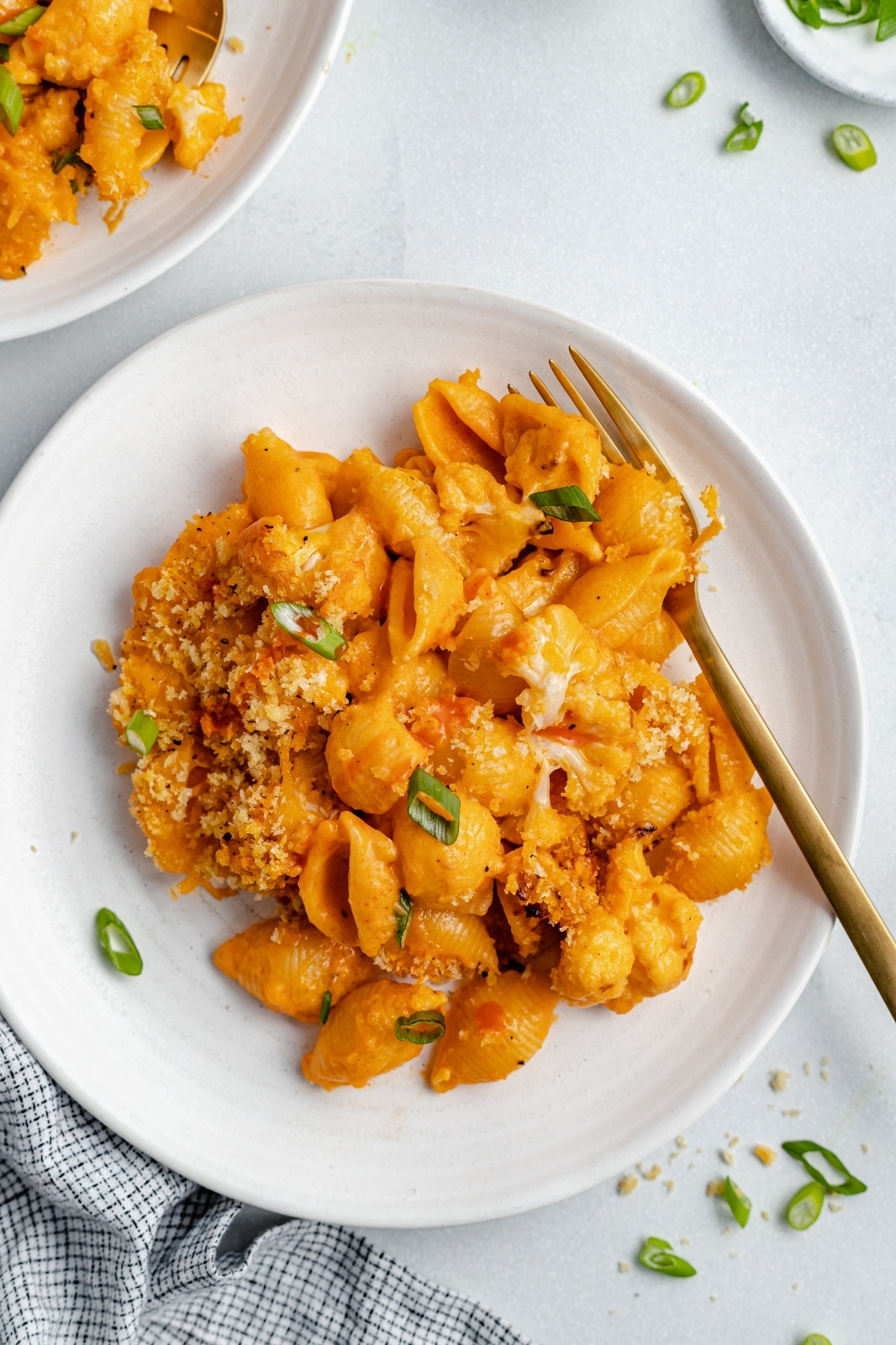 Buffalo cauliflower baked mac and cheese