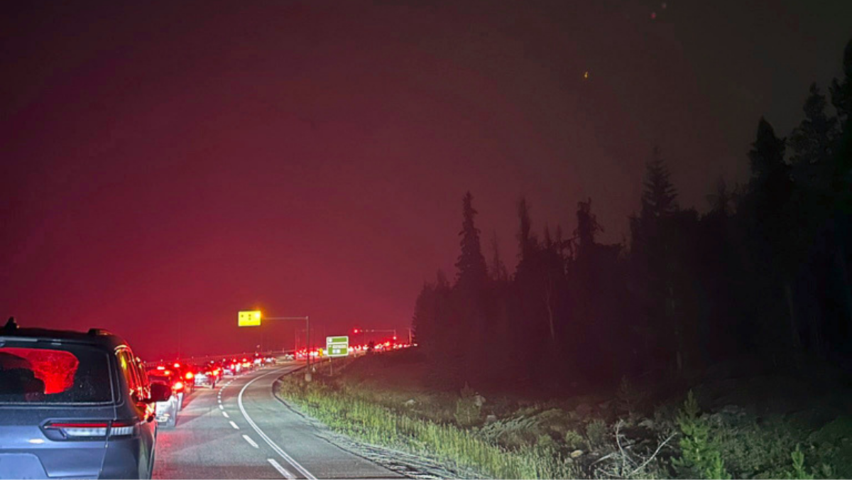 Wildfires send about 25,000 fleeing from Canadian Rockies’ largest national park