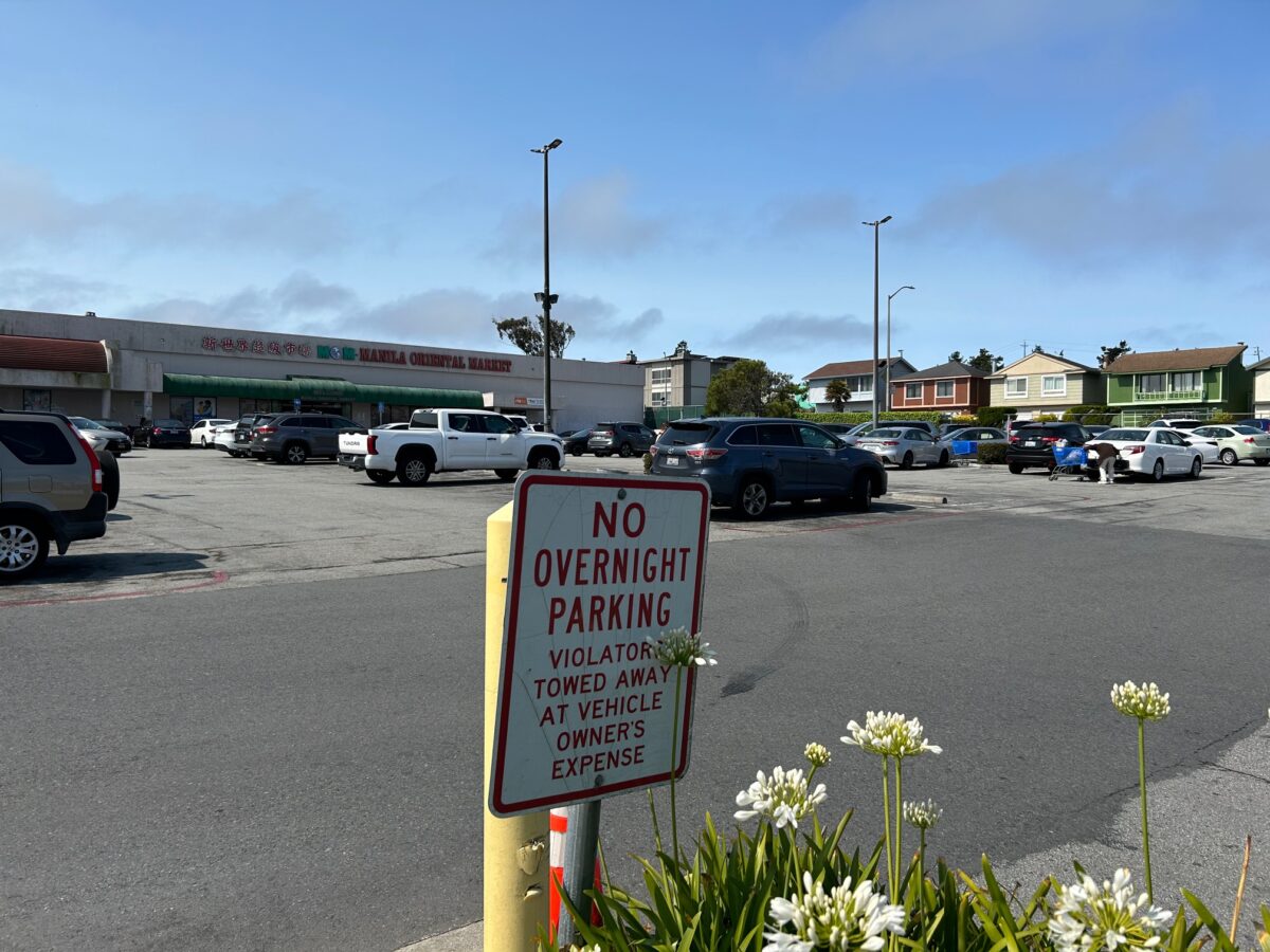 Filipino market parking lot robbery