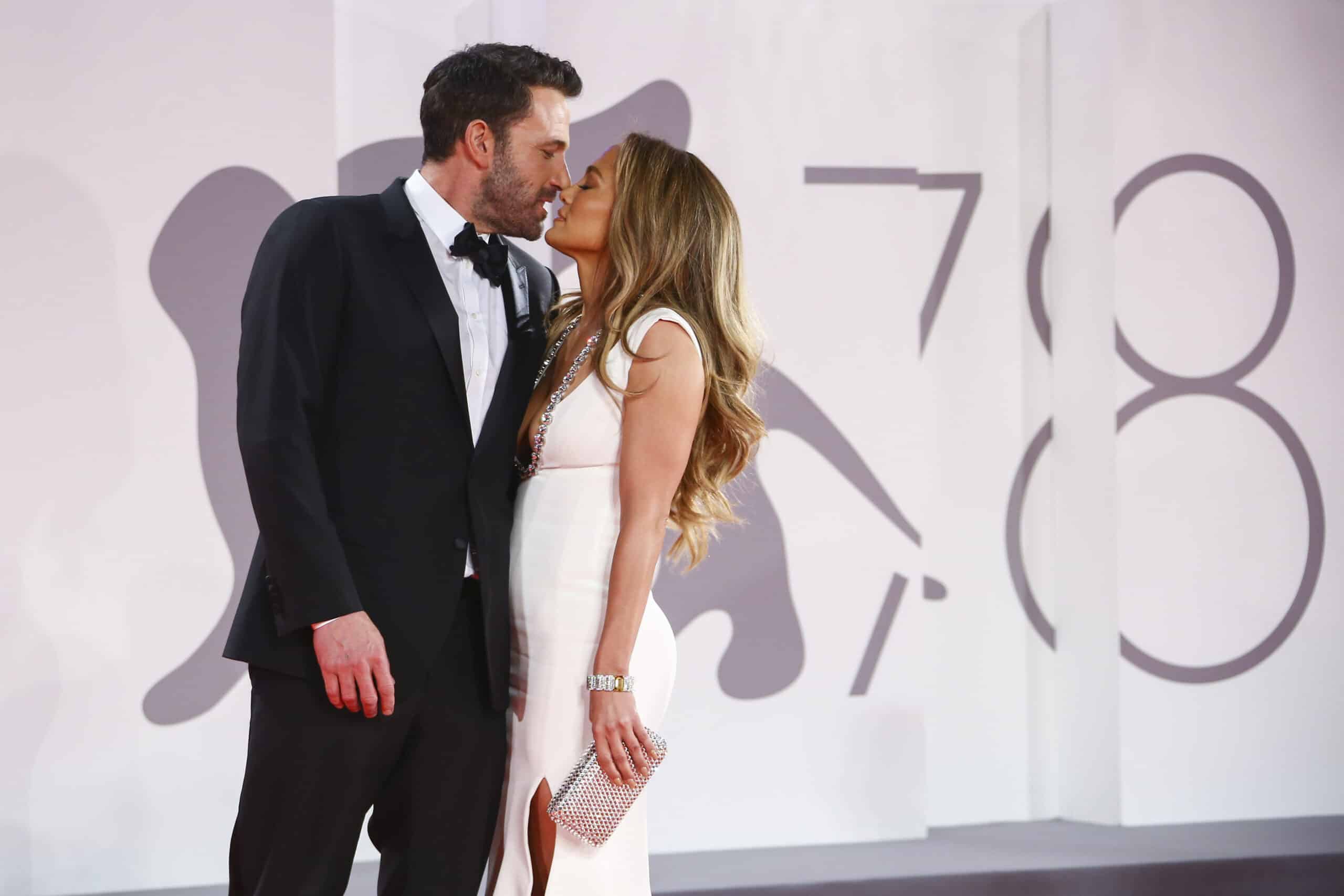 Jennifer Lopez seeks divorce from Ben Affleck