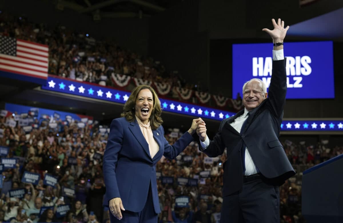 Tim Walz Kamala Harris