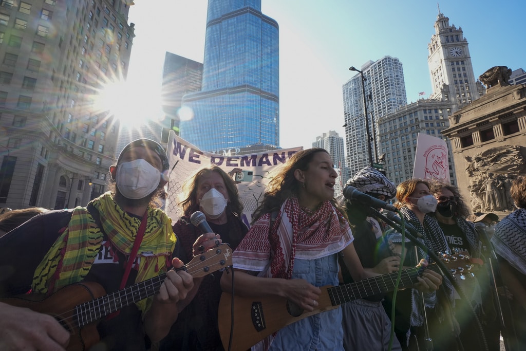 Protesters plan large marches as Democratic National Convention kicks off in Chicago