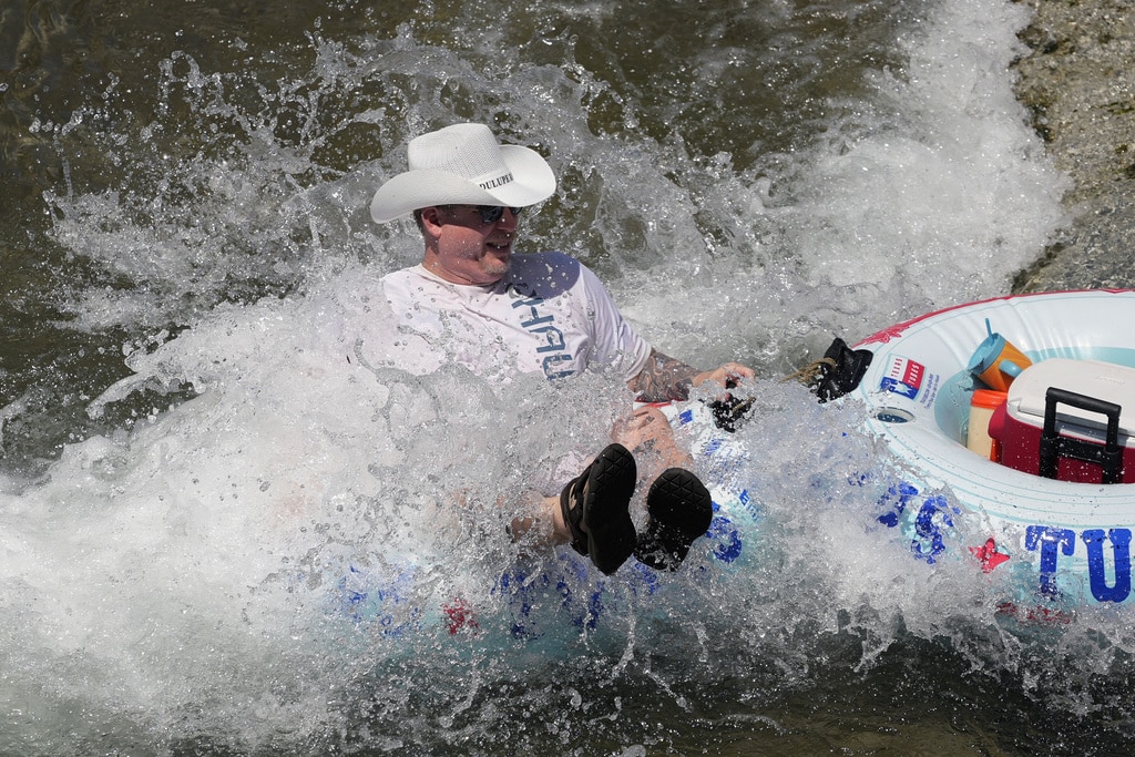 Triple-digit temperatures scorch Texas as Southwest is under heat warnings