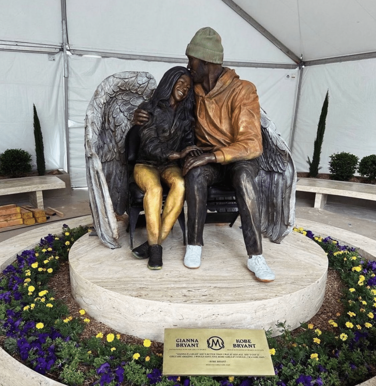 Kobe Bryant statue