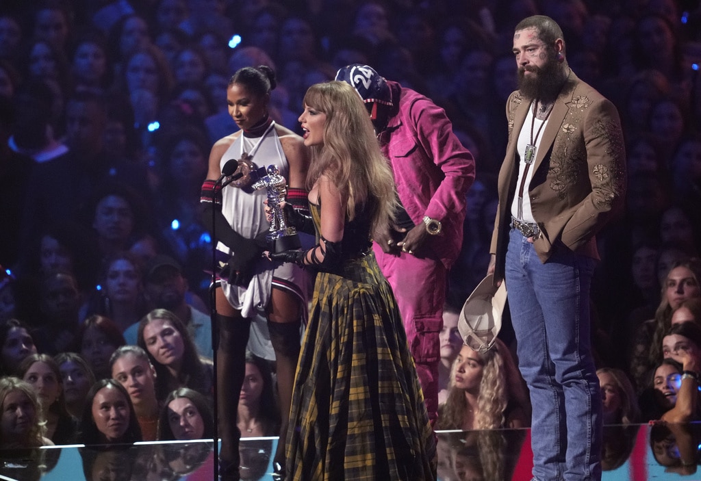 Taylor Swift wins big at MTV Video Music Awards