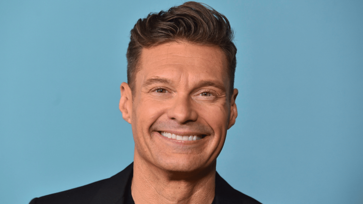 Ryan Seacrest debuts as new ‘Wheel of Fortune’ host