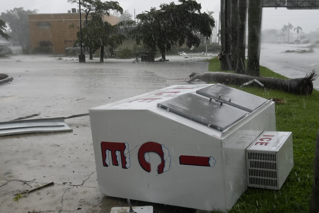 Hurricane Milton spawns destructive, deadly tornadoes before making landfall