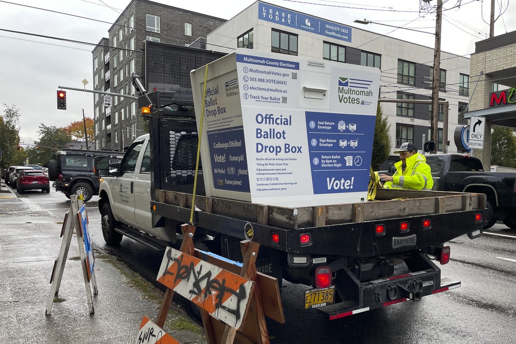 Fires set in drop boxes destroy hundreds of ballots in Washington