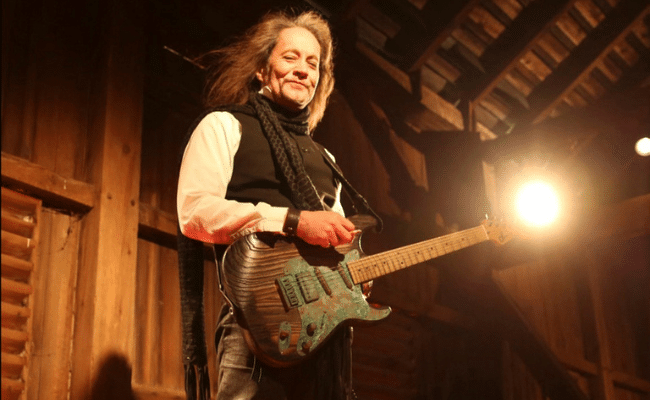 Former Ozzy Osbourne guitarist Jake E. Lee shot multiple times in Las Vegas