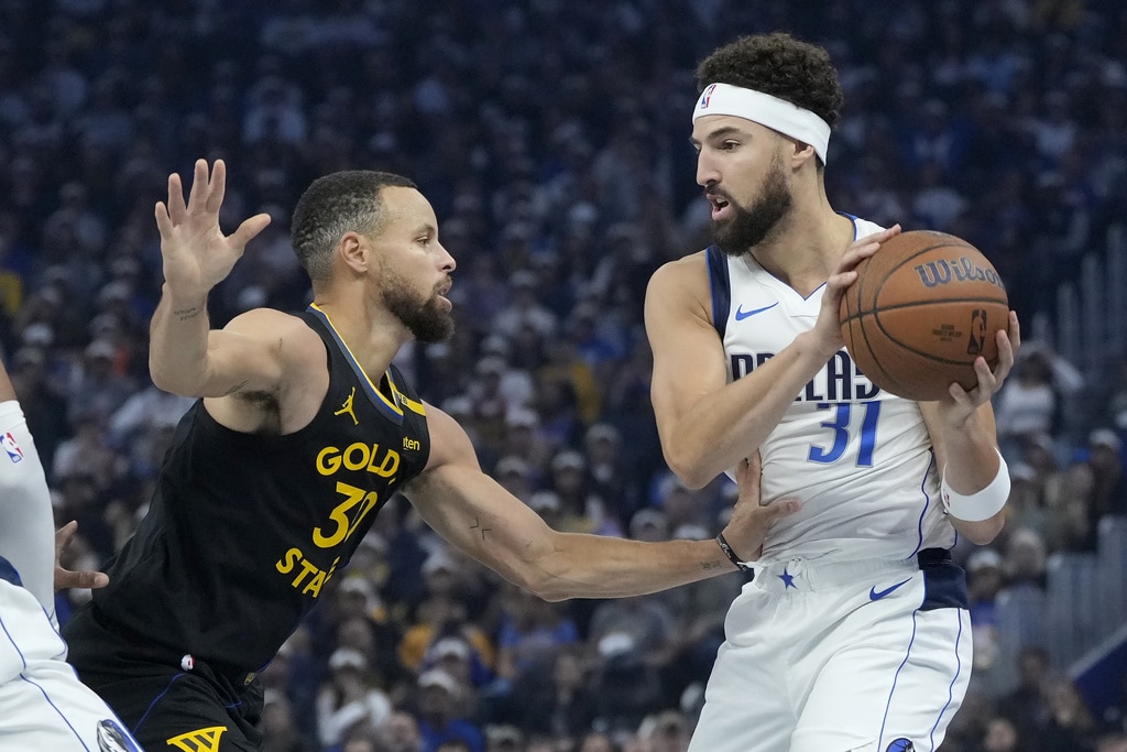 Klay Thompson returns to cheers from some 400 Warriors employees