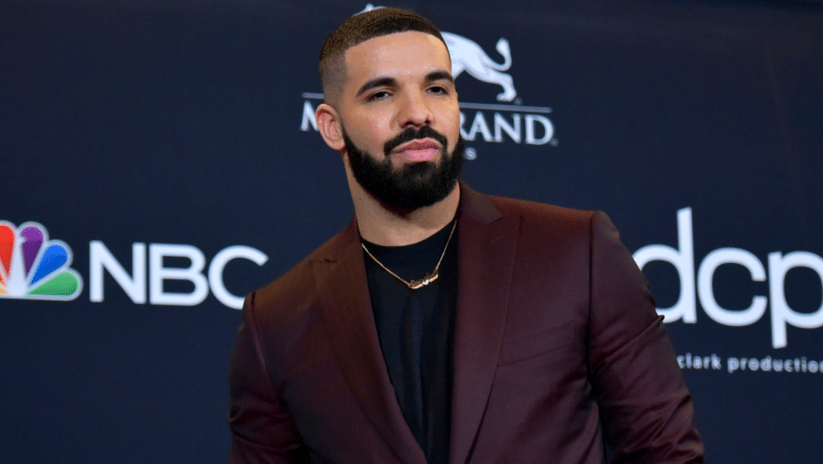 Drake will open Australia tour the same day Kendrick Lamar performs at Super Bowl