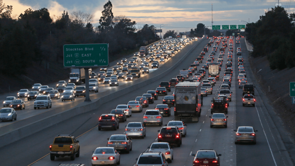 US to add blind spot warnings and pedestrian detection to vehicle crash ratings