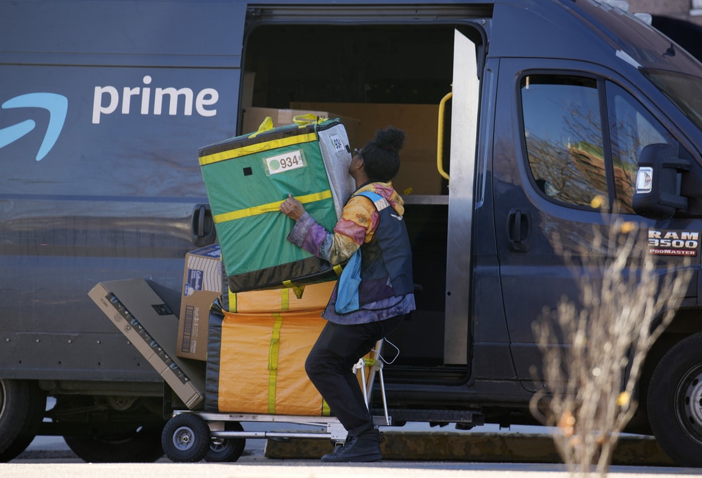 Cyber Monday shoppers expected to set a record on the year's biggest day for online shopping