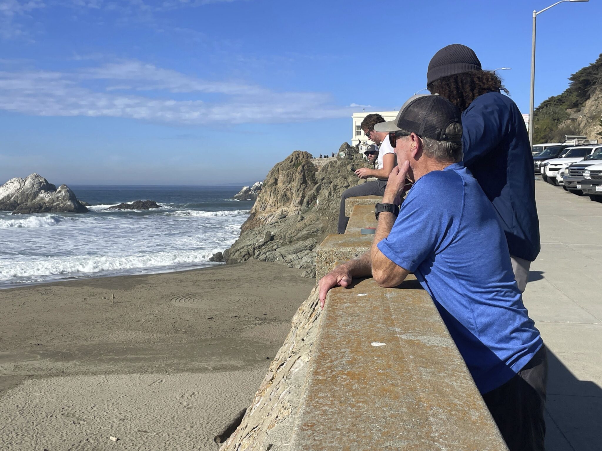 Strong 7.0 quake rattles California, tsunami warning canceled