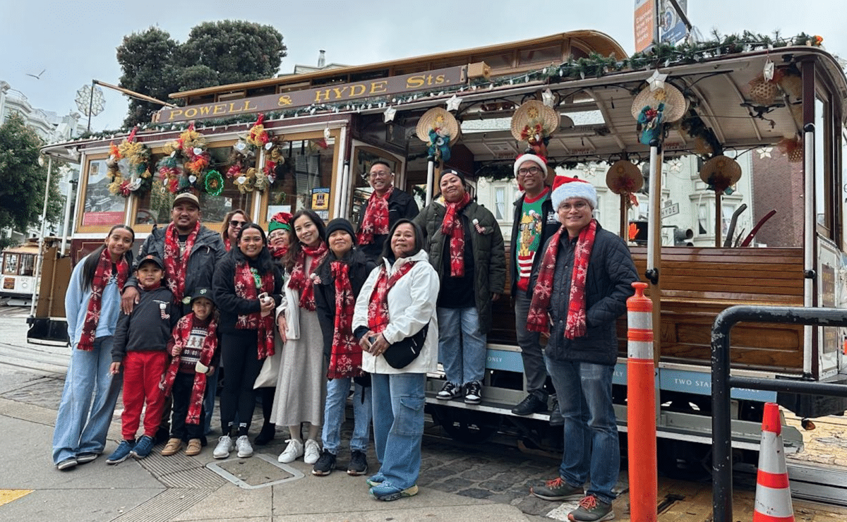 Pinoy Christmas-themed cable car