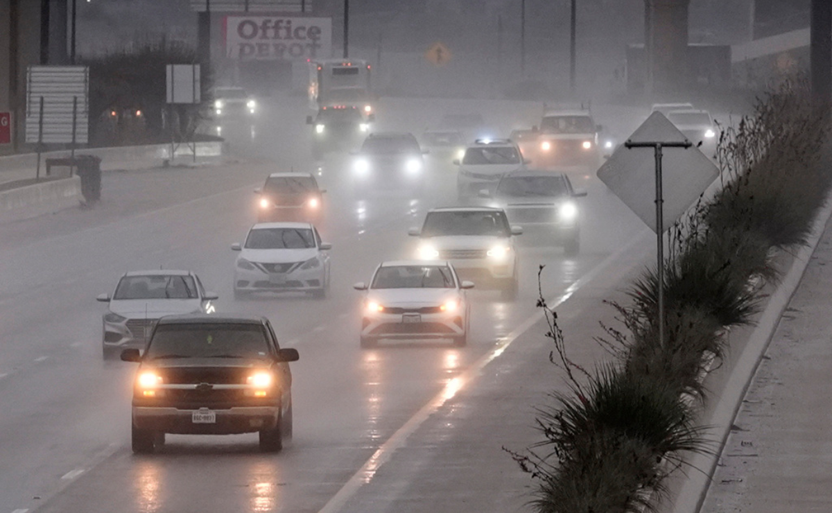 Powerful thunderstorms threaten Texas and Louisiana