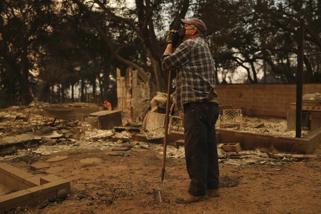 New LA-area fire prompts more evacuations