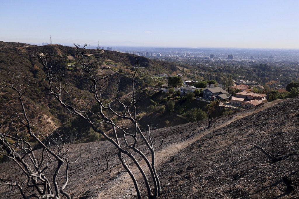 Dire fire warning for LA area pushed back as winds ease