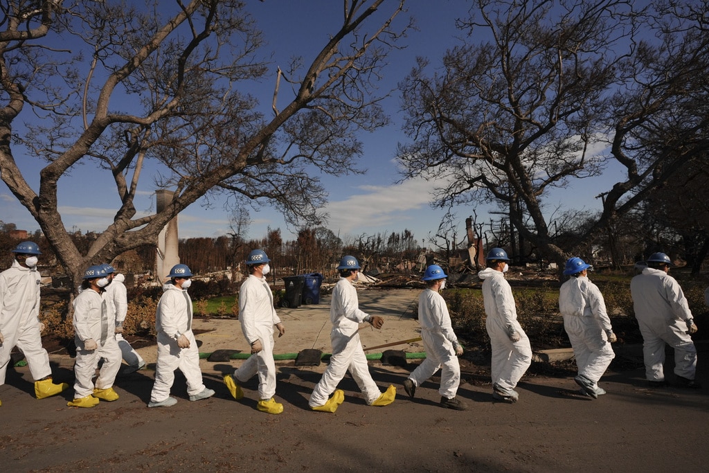 Rain douses wildfires in Southern California without causing serious mudslides