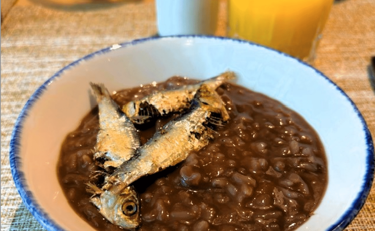 Champorado with tuyo